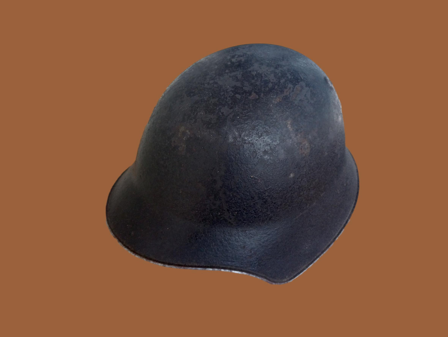 WWII ORIGINAL SWISS HELMET M-18/40 STEEL COMBAT HELMET LEATHER LINER