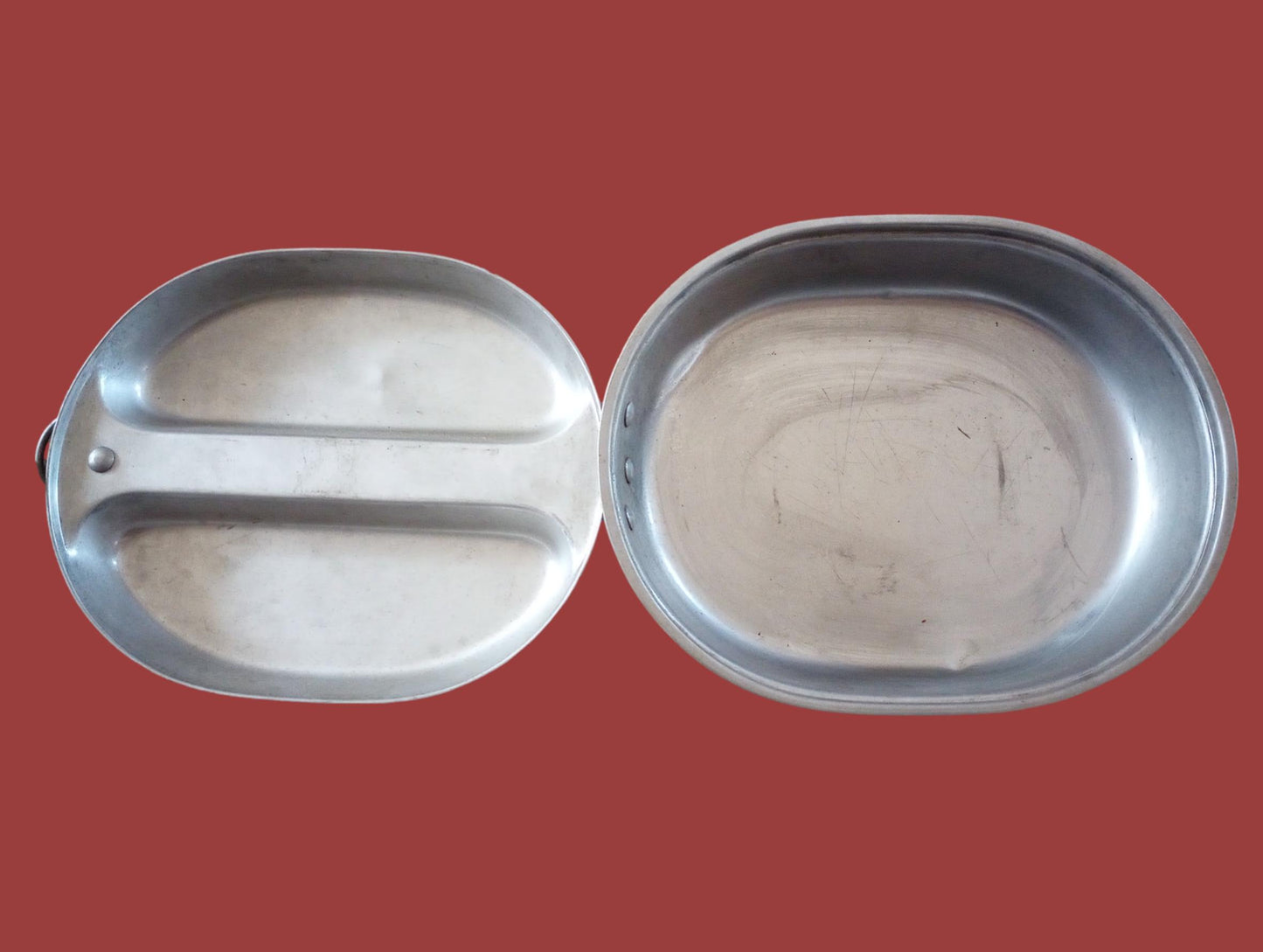 WWII U.S MILITARY MESS KIT WITH MEAT CAN POUCH 1945 KHAKI M-1928 GENUINE SET