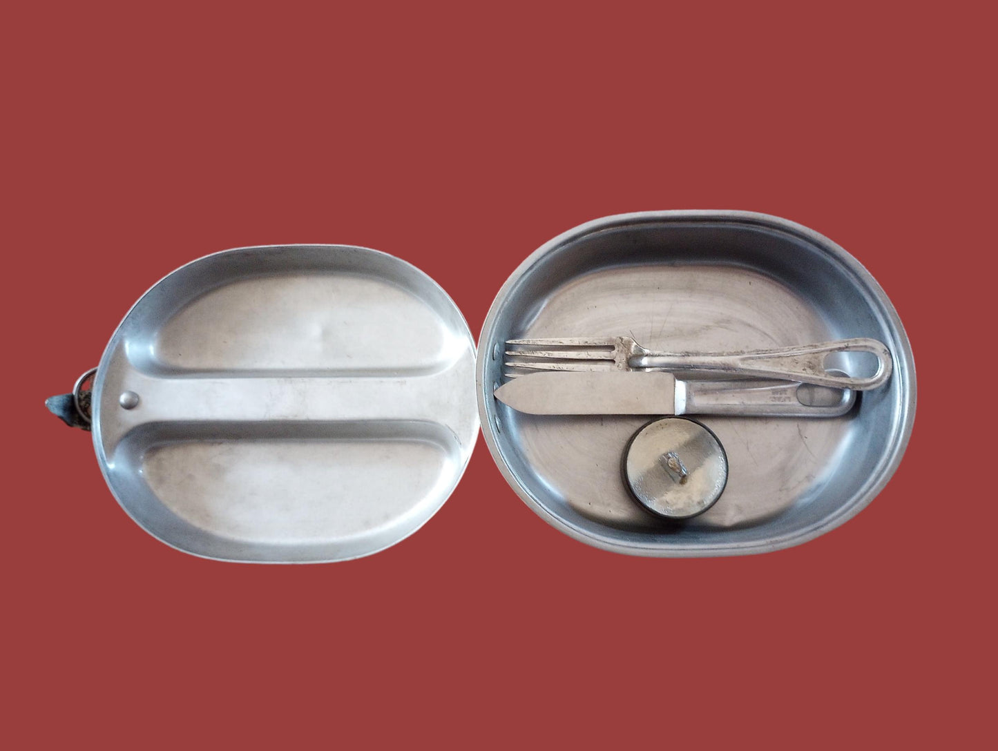 WWII U.S MILITARY MESS KIT WITH MEAT CAN POUCH 1945 KHAKI M-1928 GENUINE SET