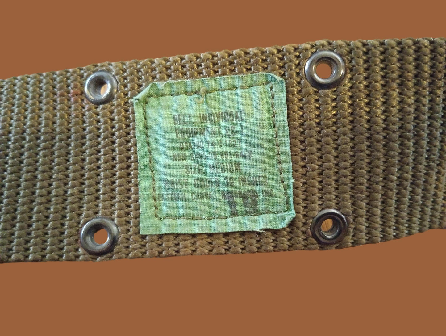 U.S MILITARY VIETNAM ISSUE M67 PISTOL BELT NYLON COMBAT BELT SIZE MEDIUM NEW NOS