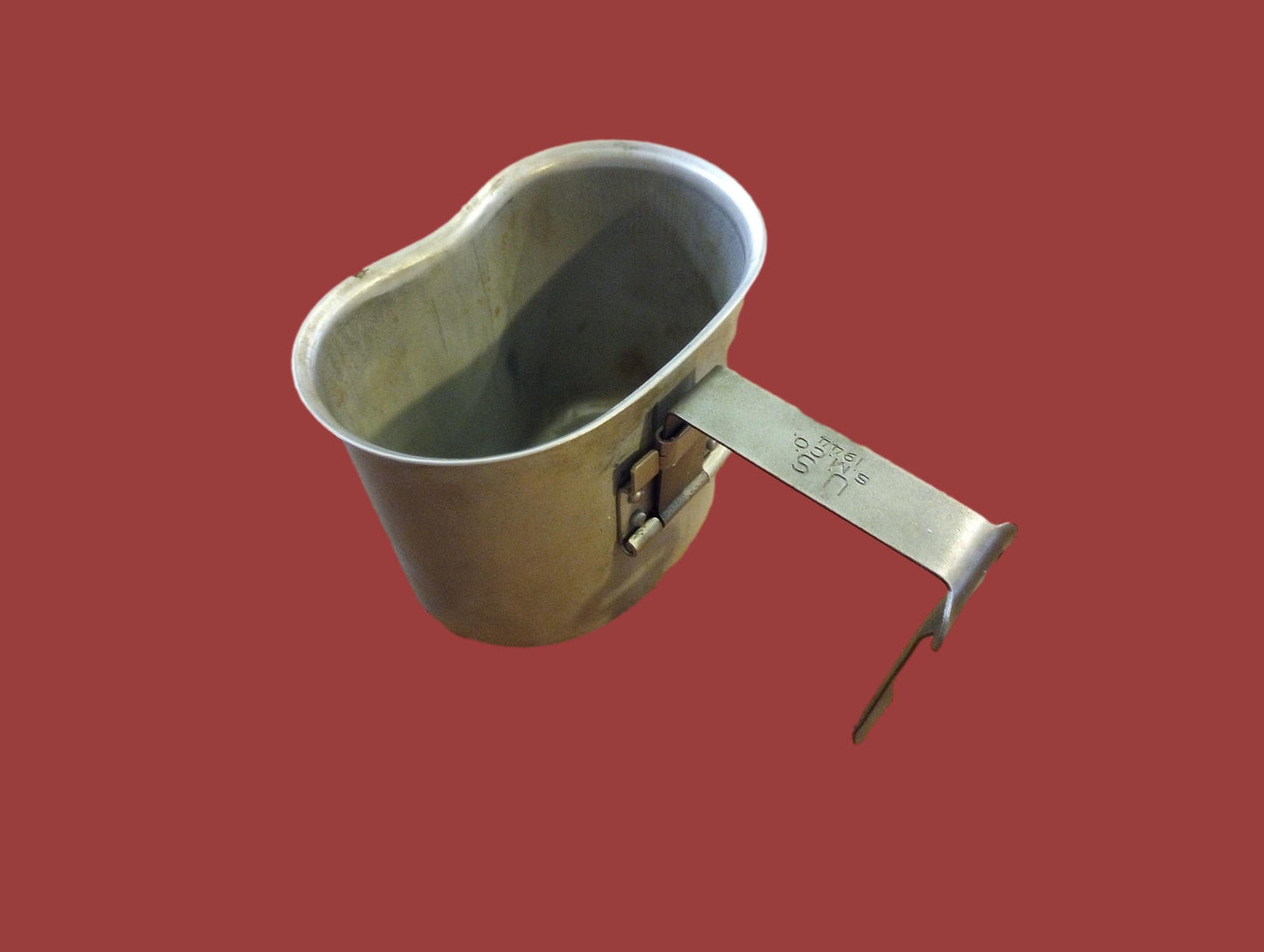 WWII U.S MILITARY CANTEEN CUP DATED 1944 STAMPED S.M CO ORIGINAL