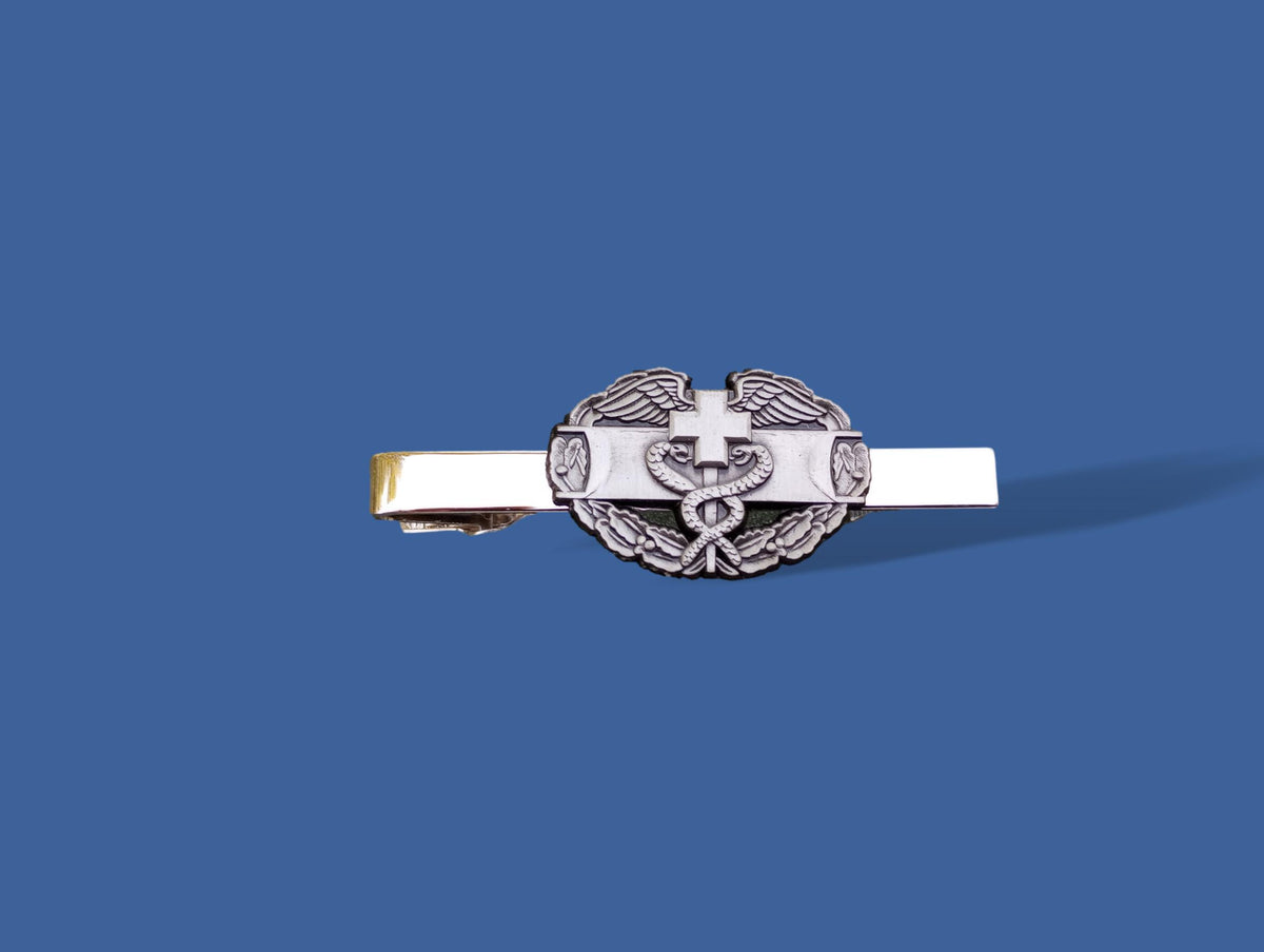 U.S MILITARY COMBAT MEDIC BADGE TIE BAR TIE TAC MADE IN THE U.S.A CMB BADGE