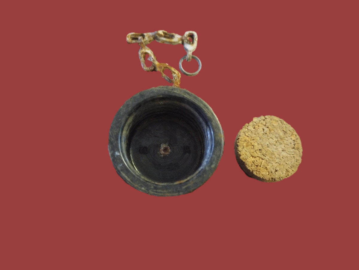WWII U.S MILITARY CANTEEN BAKELITE CAP LID WITH CHAIN & CORK 1945 ALL ORIGINAL