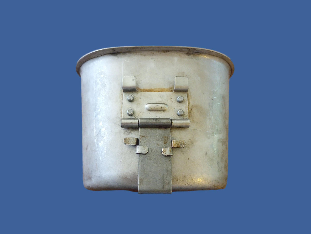 WWII U.S MILITARY CANTEEN CUP DATED 1944 STAMPED B.E CO ORIGINAL