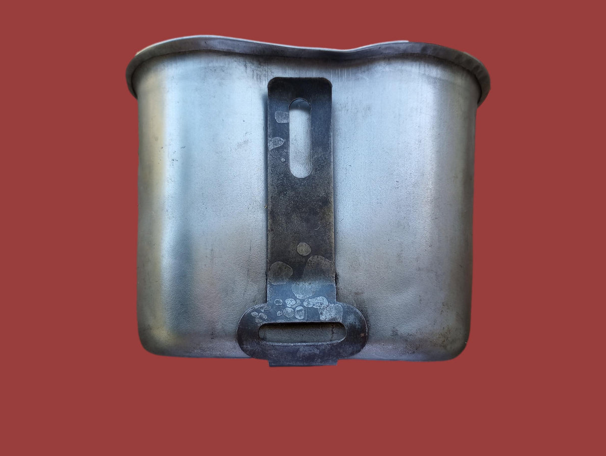 WWII U.S MILITARY CANTEEN CUP DATED 1944 STAMPED FOLEY MFG CO ORIGINAL