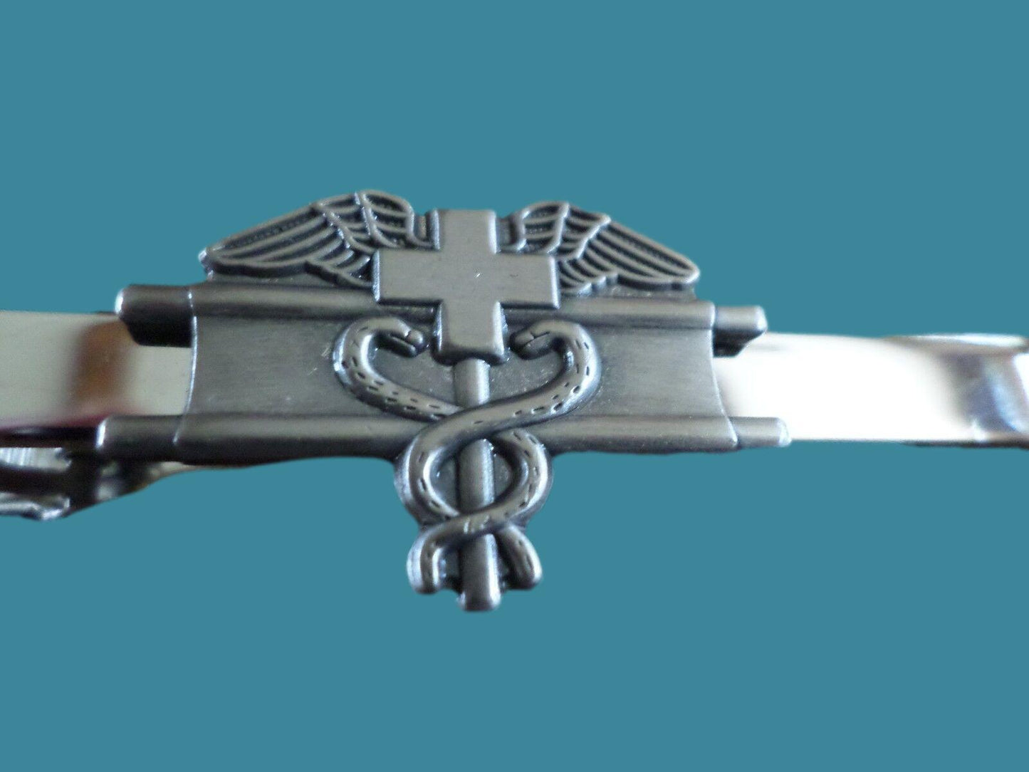 U.S MILITARY EXPERT FIELD MEDICAL BADGE TIE BAR TIE TAC MADE IN THE U.S.A