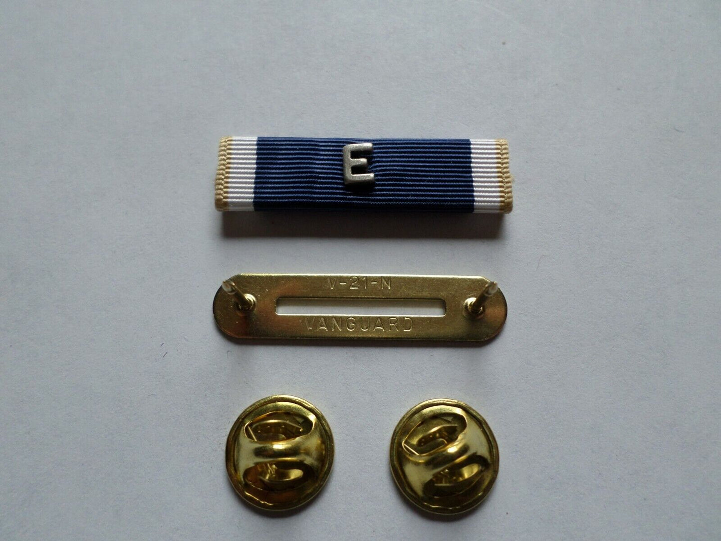 NAVY MARINE CORPS E RIBBON WITH BRASS RIBBON HOLDER US MILITARY