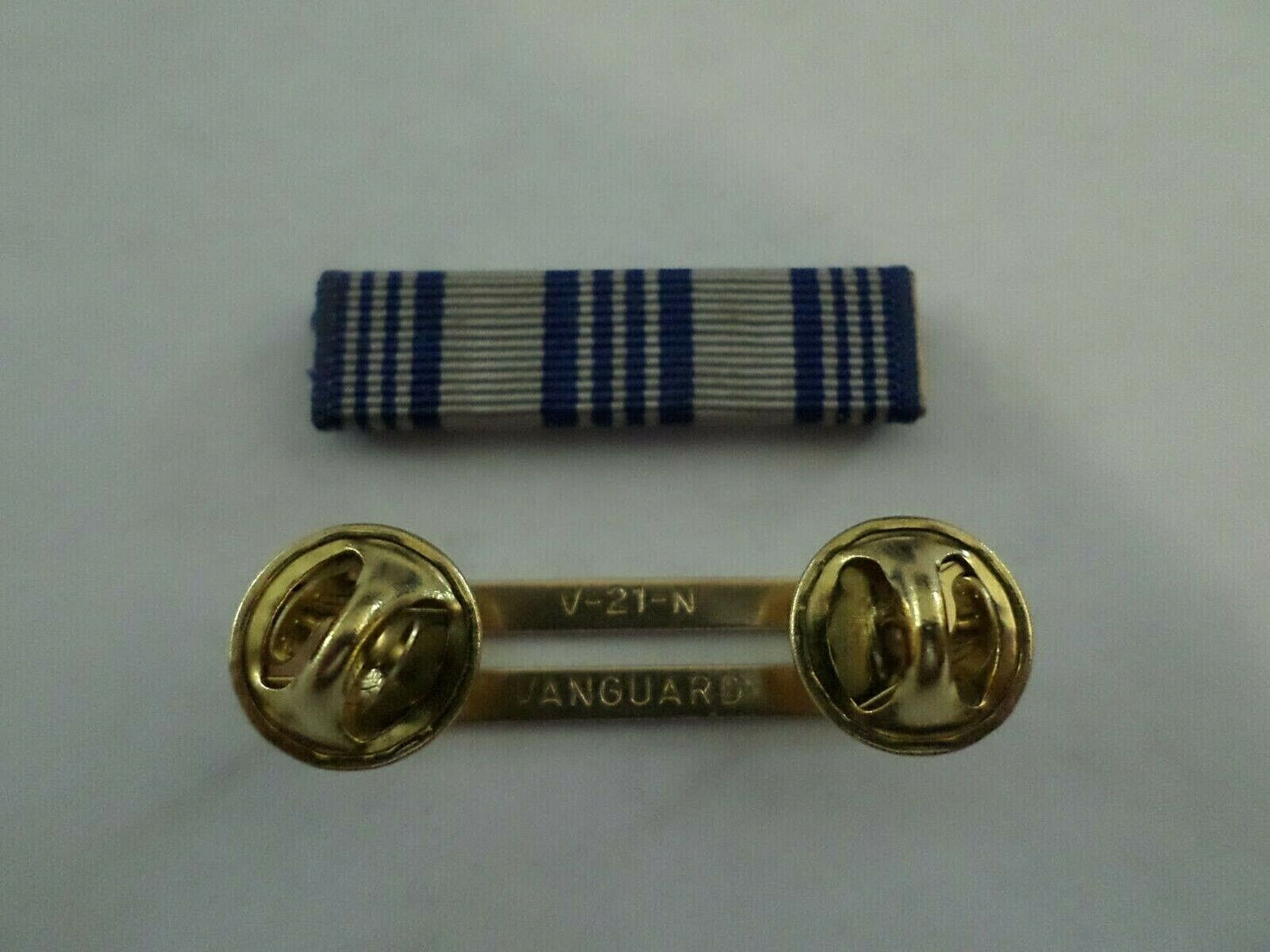 AIR FORCE ACHIEVEMENT RIBBON WITH BRASS RIBBON HOLDER US MILITARY ISSUE