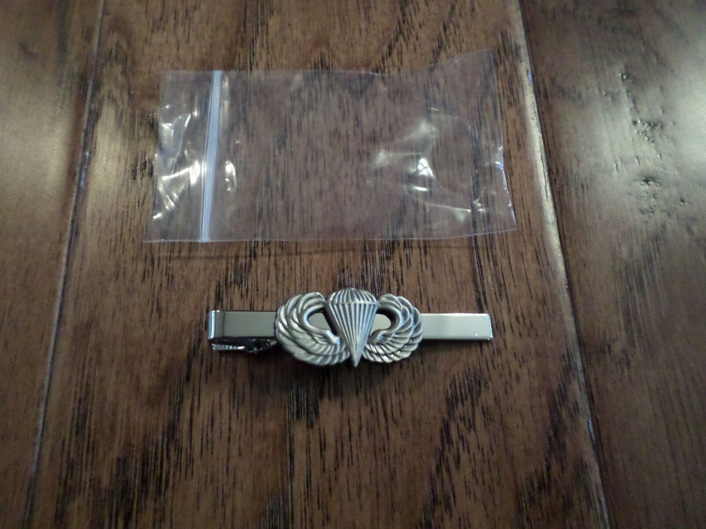 U.S MILITARY ARMY PARATROOPER JUMP WINGS TIE BAR TIE TAC U.S.A MADE