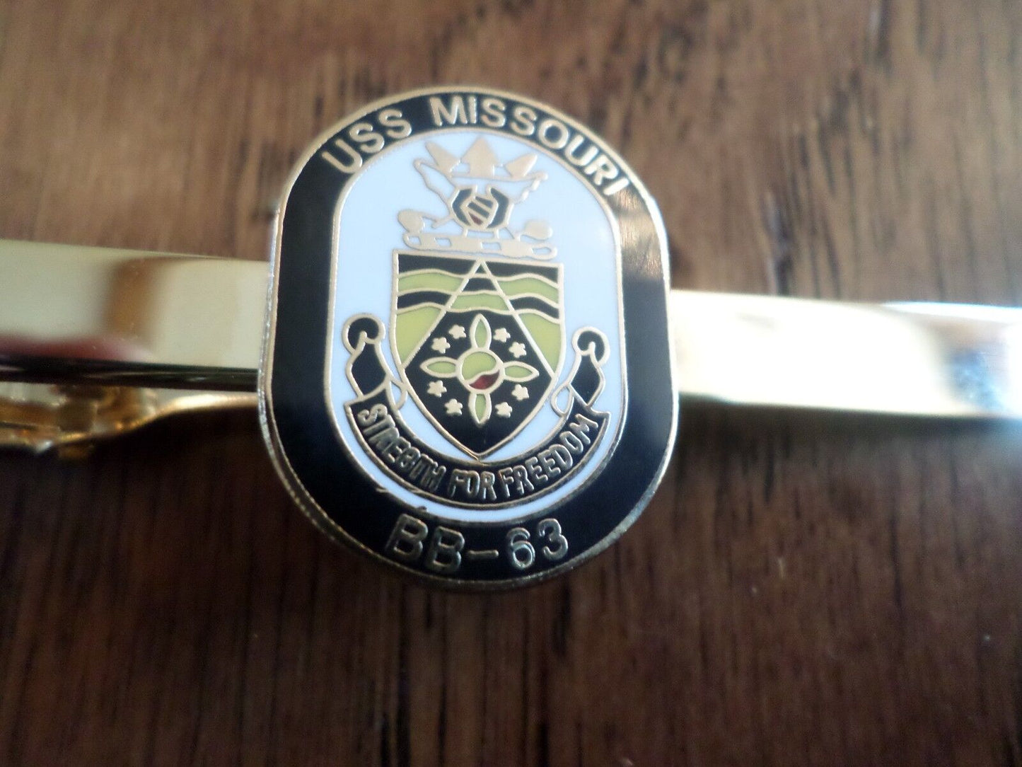 U.S MILITARY NAVY USS  MISSOURI BB-63 SHIP TIE BAR TIE TAC CLIP ON U.S.A MADE