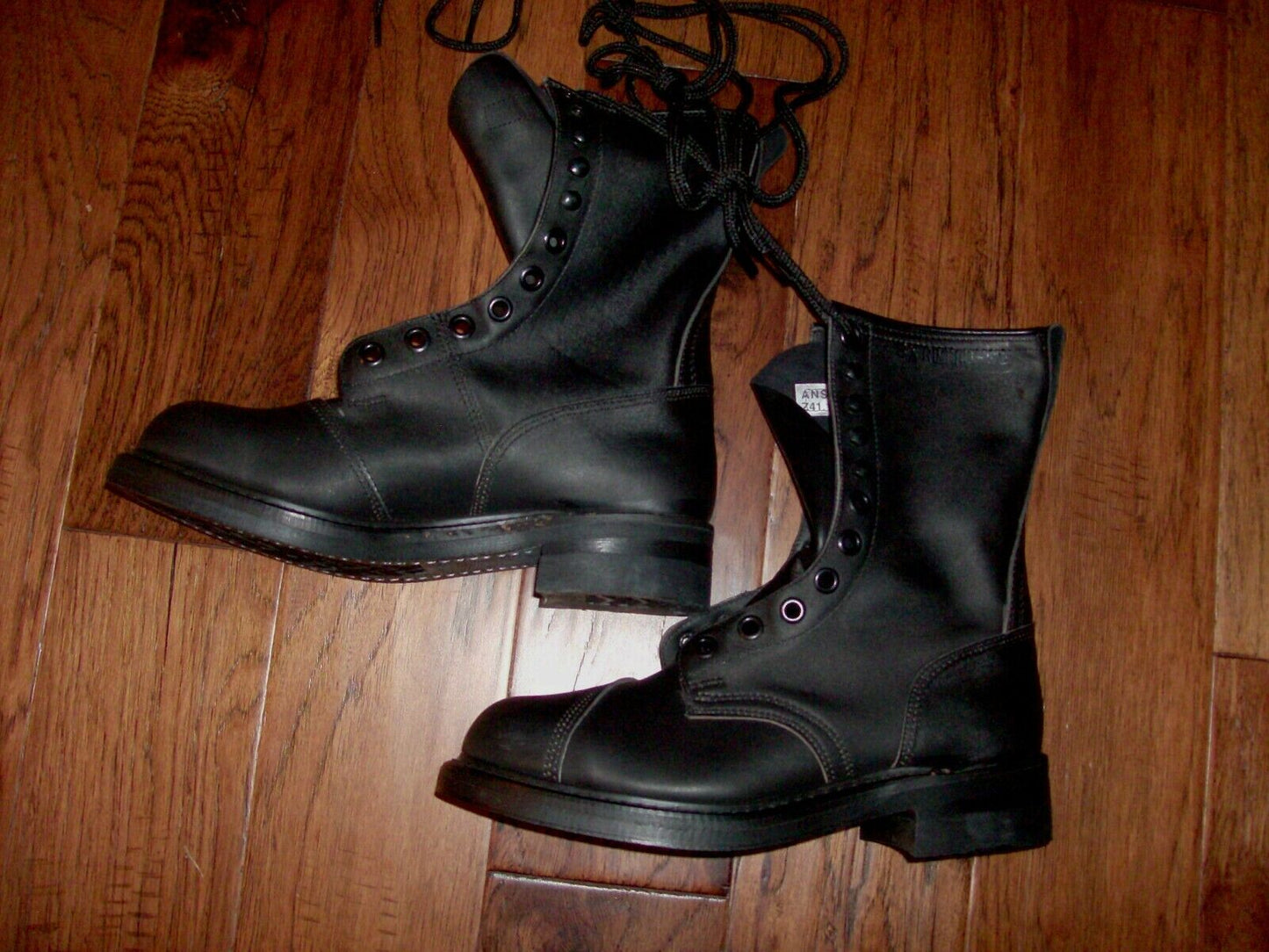 NEW U.S MILITARY BLACK LEATHER SAFETY TOE CLIMBERS BOOTS 8 1/2 REGULAR USA MADE