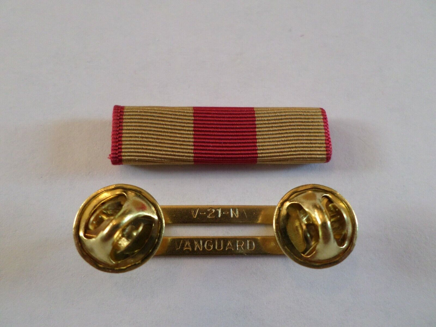 MARINE CORPS EXPEDITIONARY RIBBON WITH BRASS RIBBON HOLDER U.S MILITARY VETERAN