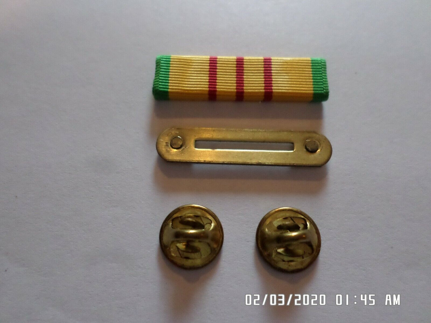 VIETNAM SERVICE RIBBON WITH RIBBON HOLDER U.S MILITARY VETERAN G.I ISSUE