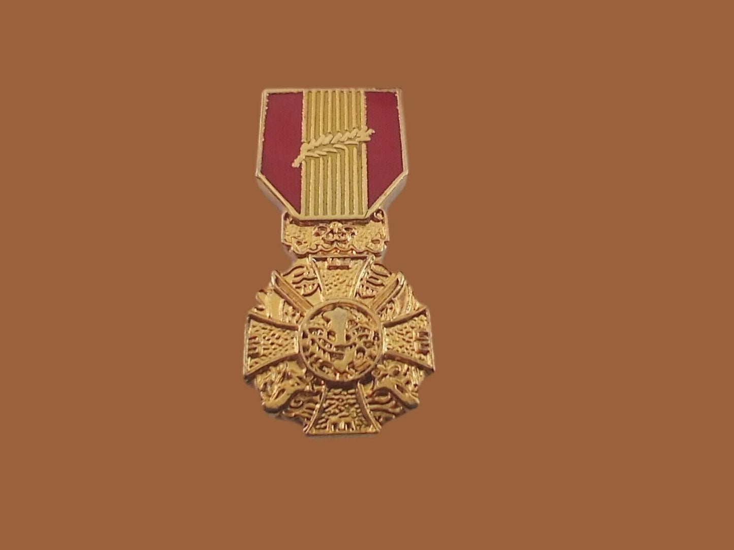 U.S MILITARY VIETNAM CROSS OF GALLANTRY MEDAL HAT LAPEL PIN MINI SIZE 1 1/8" NEW