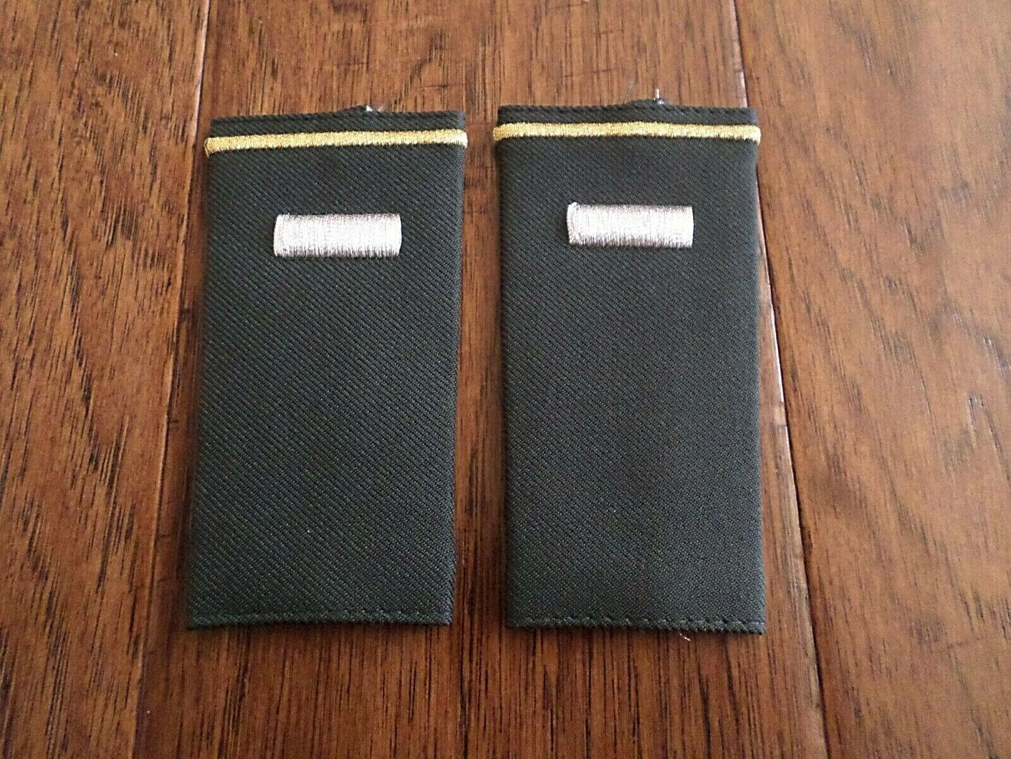 U.S MILITARY ARMY EPAULETS 1st LIEUTENANT SHOULDER RANK DARK GREEN USA MADE