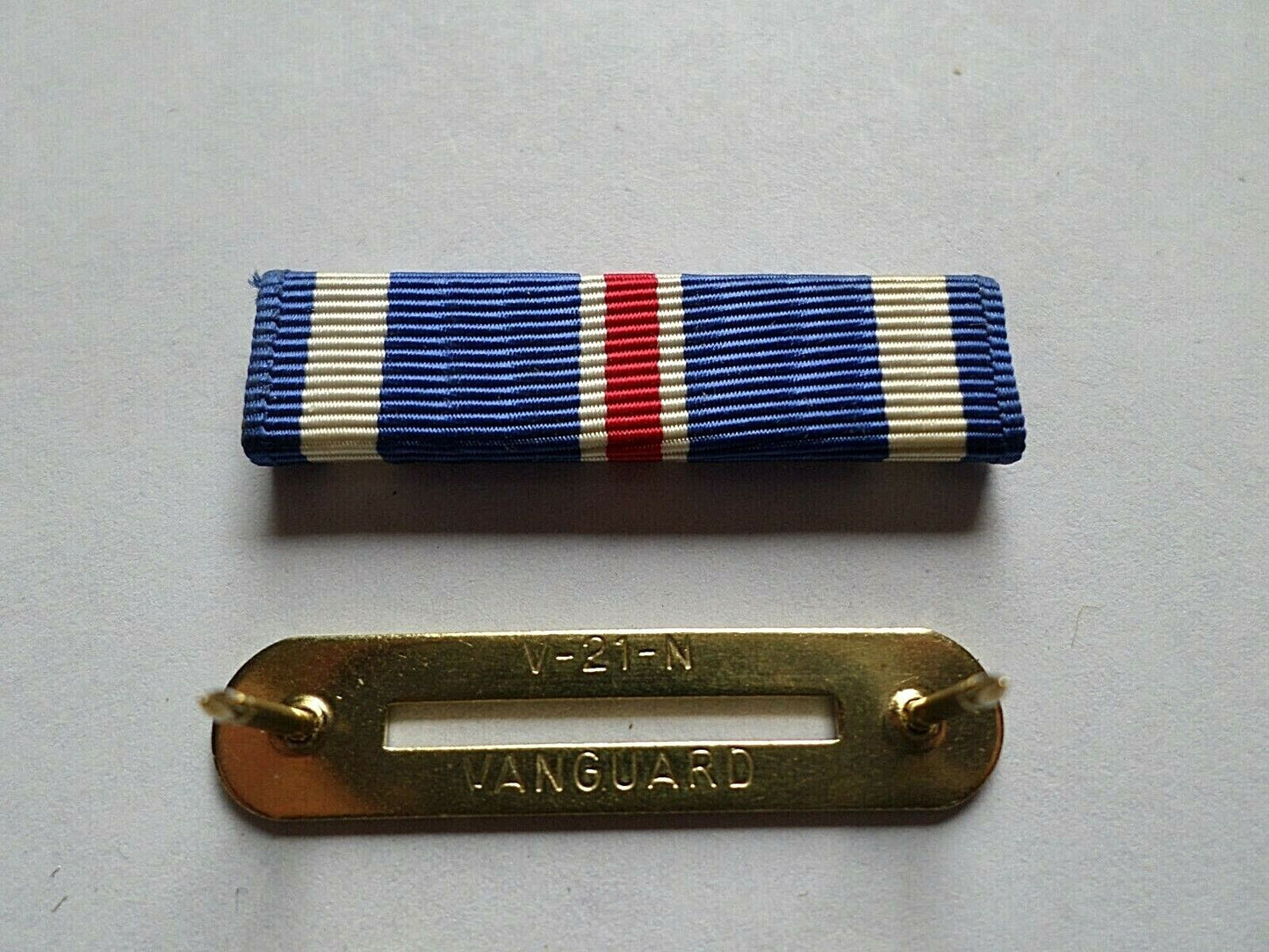 DISTINGUISHED FLYING CROSS RIBBON WITH BRASS RIBBON HOLDER U.S MILITARY VETERAN