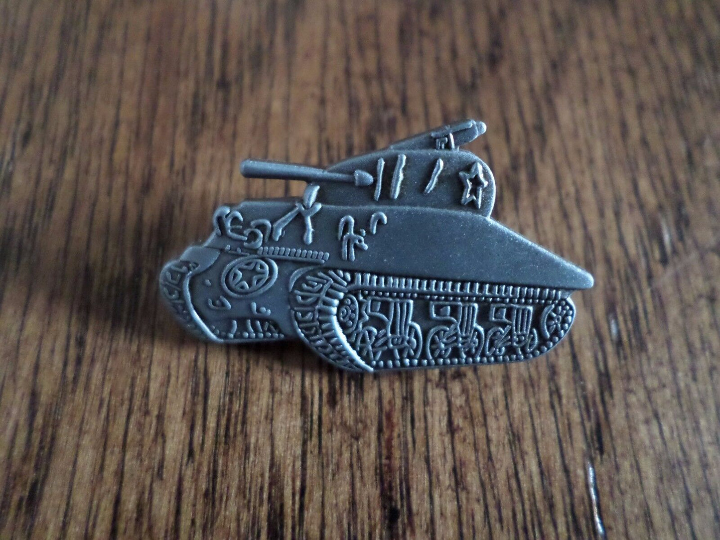 U.S MILITARY SHERMAN TANK HAT PIN BADGE U.S ARMY MARINE CORPS U.S MILITARY TANKS