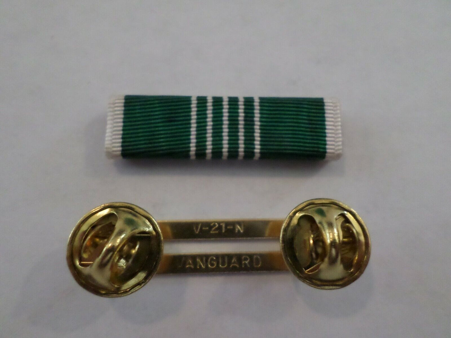 ARMY COMMENDATION RIBBON WITH RIBBON HOLDER US MILITARY ISSUE VETERAN