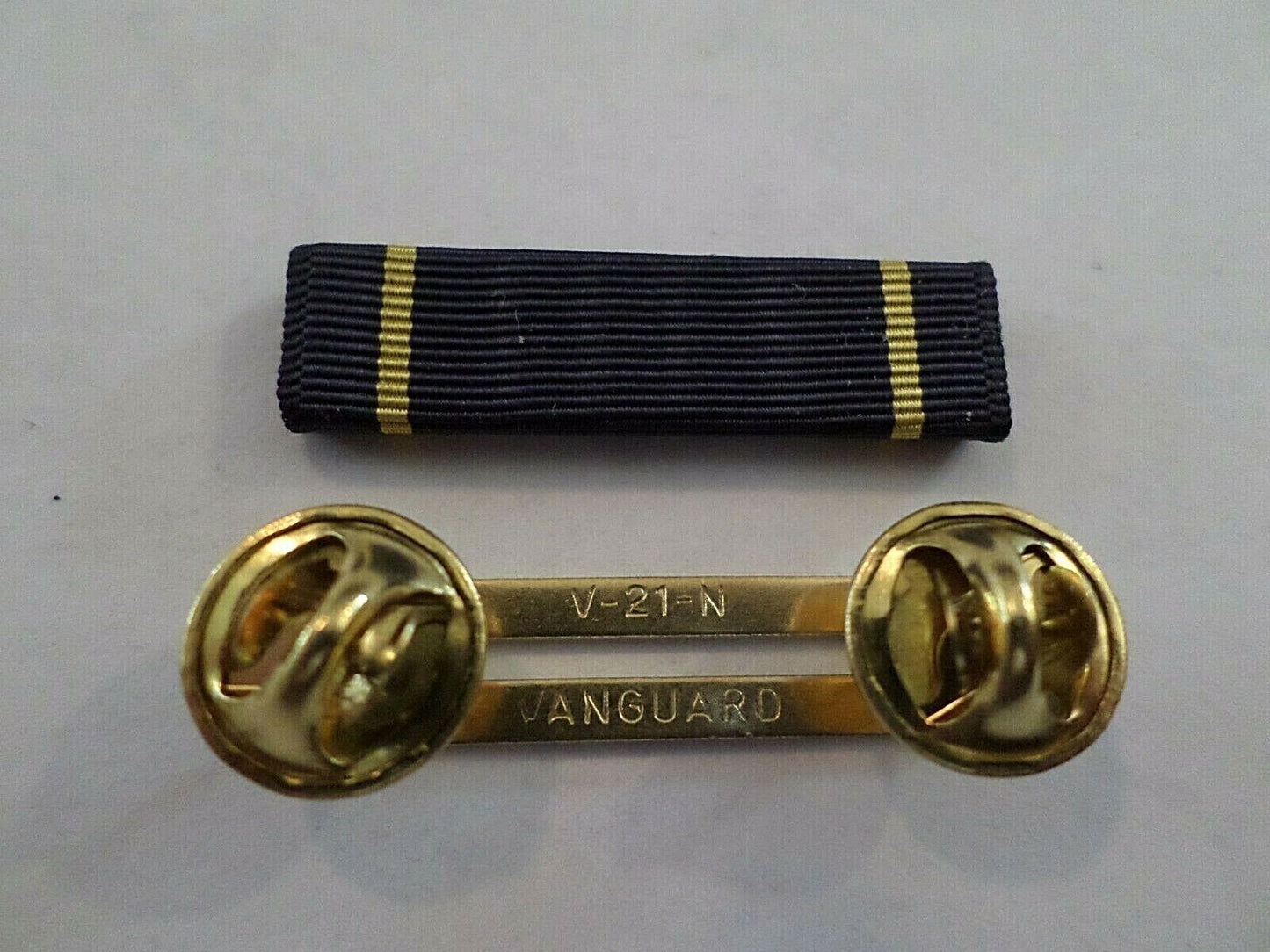 NAVY DISTINGUISHED PISTOL SHOT BADGE RIBBON WITH RIBBON HOLDER US MILITARY