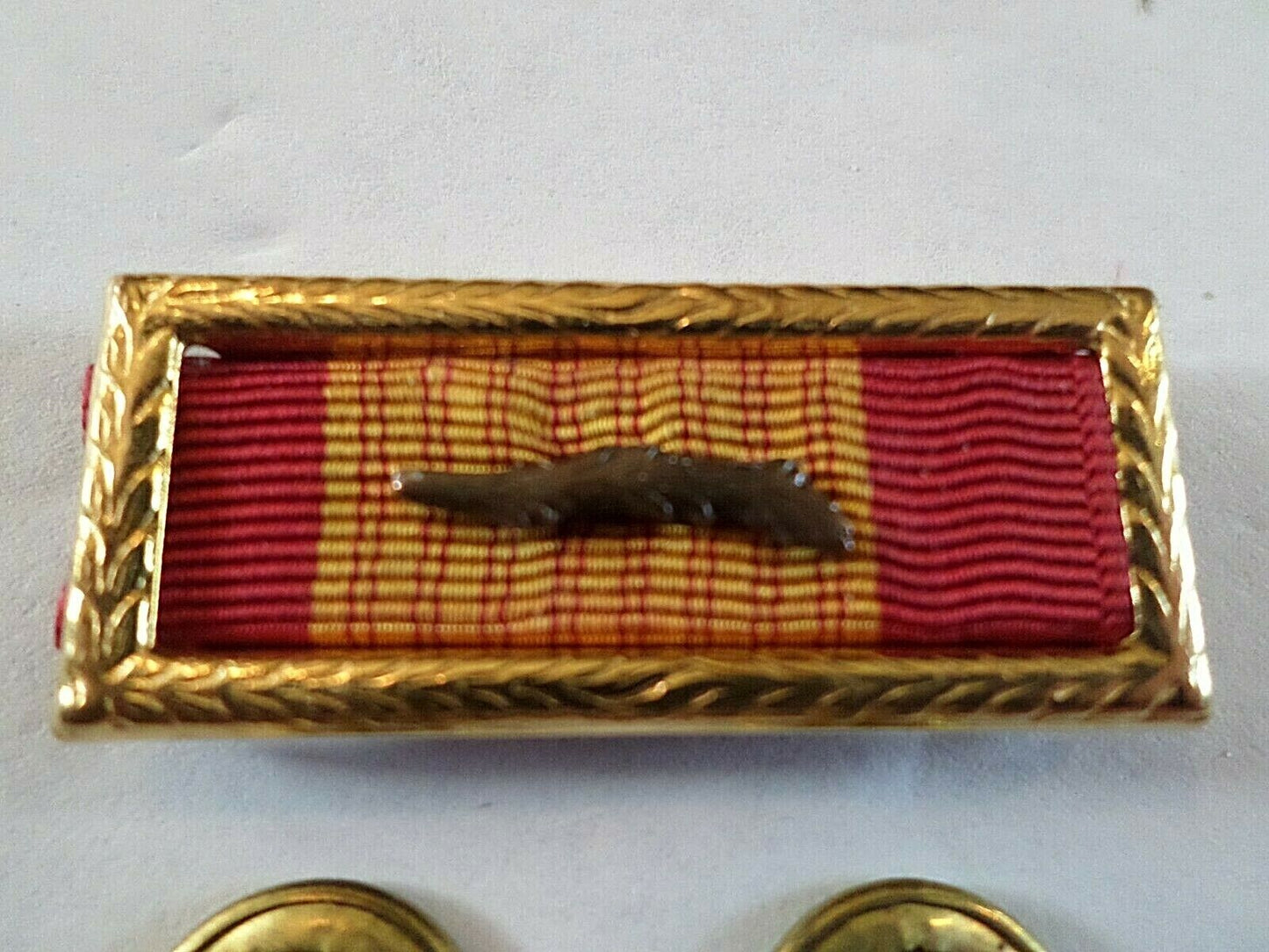 ARMY REPUBLIC OF VIETNAM GALLANTRY CROSS UNIT CITATION RIBBON WITH BRASS HOLDER