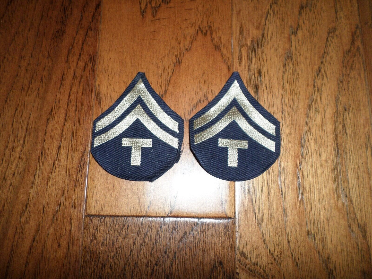 ORIGINAL MILITARY U.S ARMY WWII TECH T-5 CORPORAL STRIPES CHEVRONS