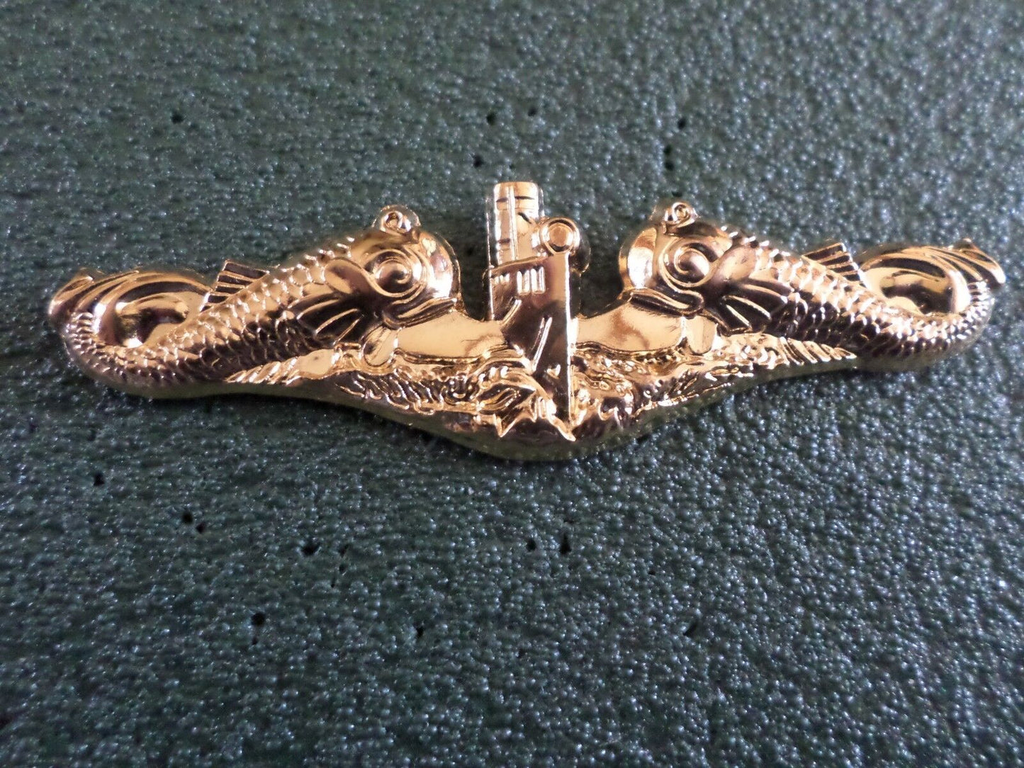 U.S MILITARY NAVY GOLD SUBMARINE PIN BADGE OFFICERS DOUBLE CLUTCH BACK METAL