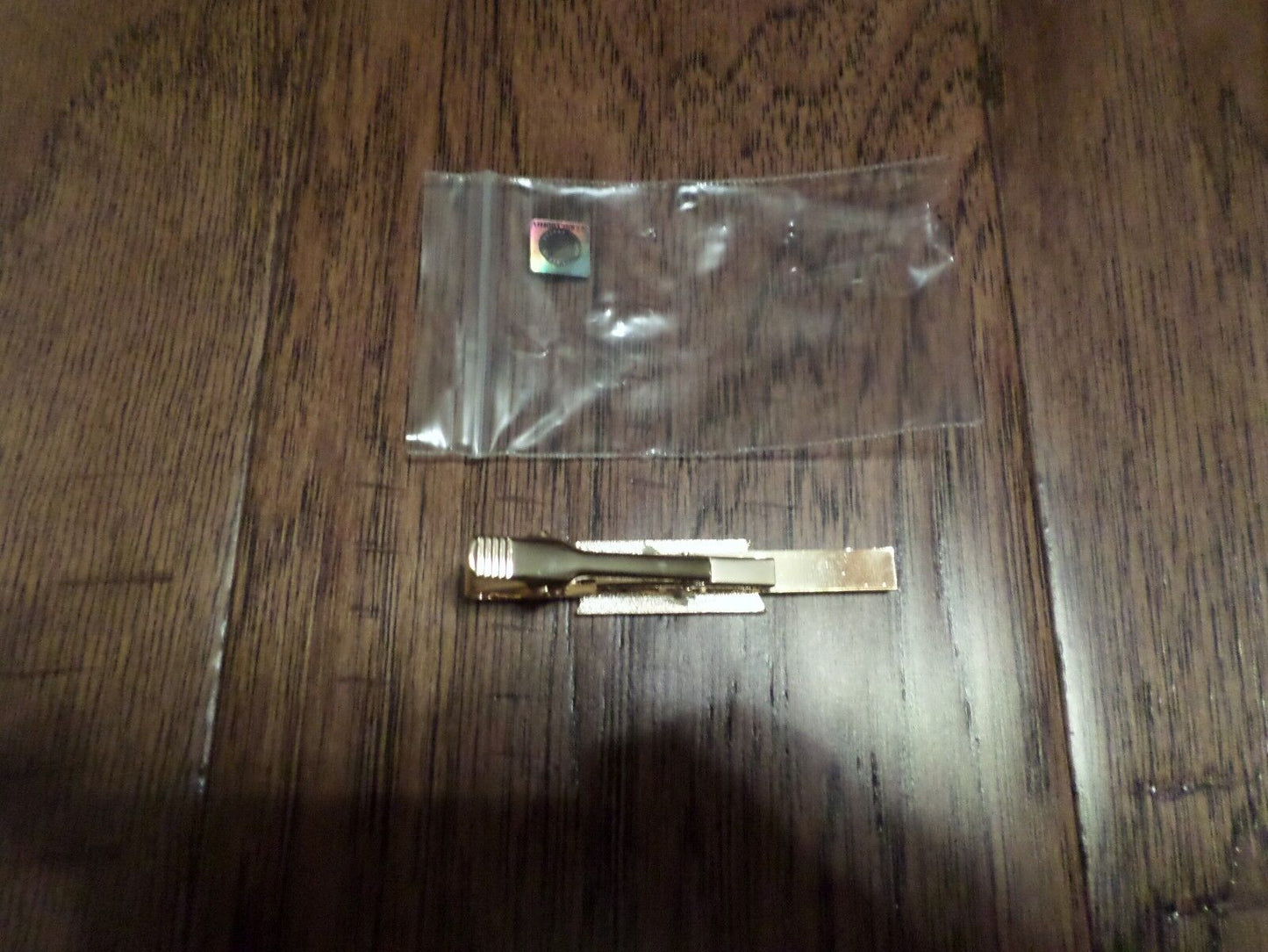 U.S MILITARY NAVY TIE BAR OR TIE TAC CLIP ON TYPE U.S NAVY OFFICIAL PRODUCT