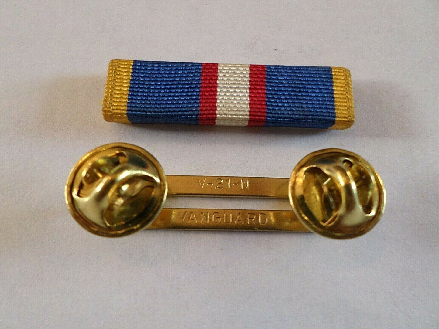 PHILIPPINE INDEPENDENCE RIBBON WITH BRASS RIBBON HOLDER U.S MILITARY VETERAN