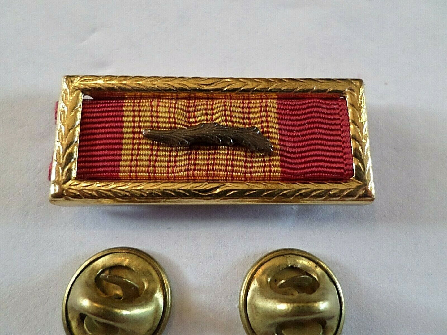 ARMY REPUBLIC OF VIETNAM GALLANTRY CROSS UNIT CITATION RIBBON WITH BRASS HOLDER