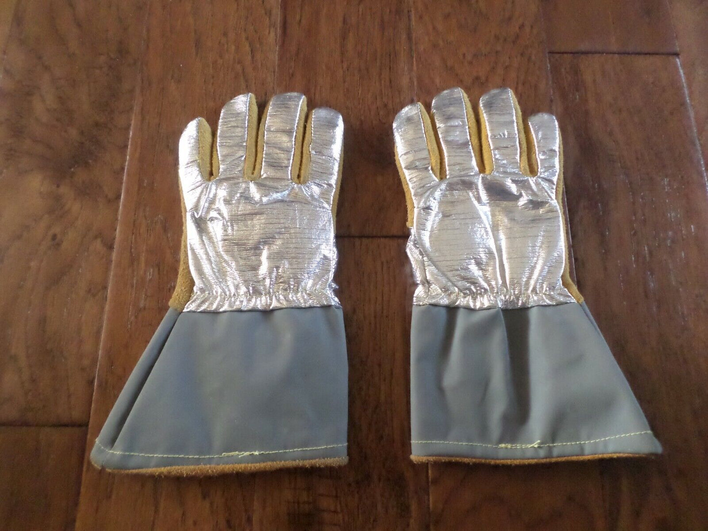 MILITARY ISSUE FIREMAN'S PROXIMITY GLOVES GAUNTLET CUFF ARFF TURNOUT GEAR