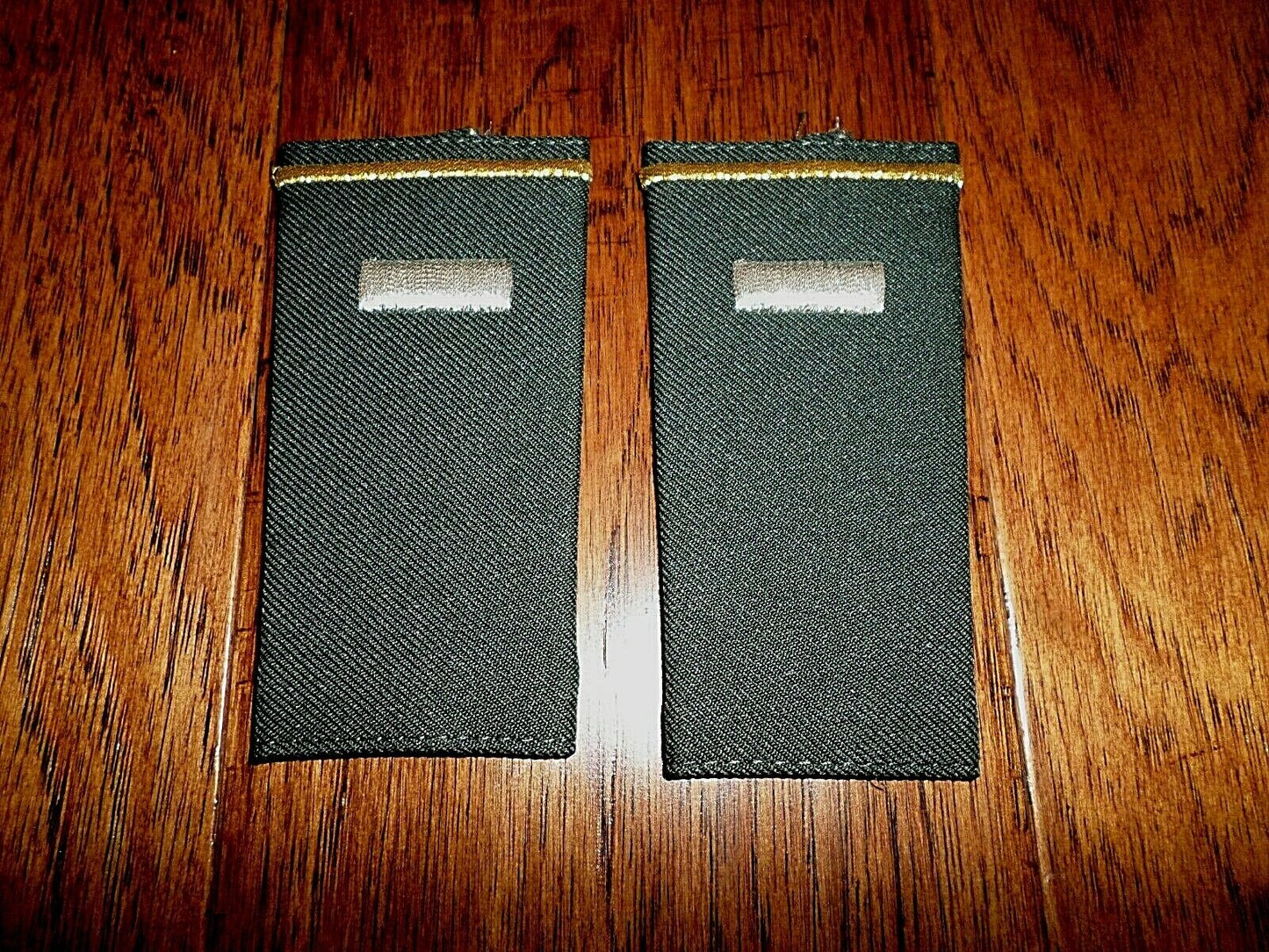 U.S MILITARY ARMY EPAULETS 1st LIEUTENANT SHOULDER RANK DARK GREEN USA MADE