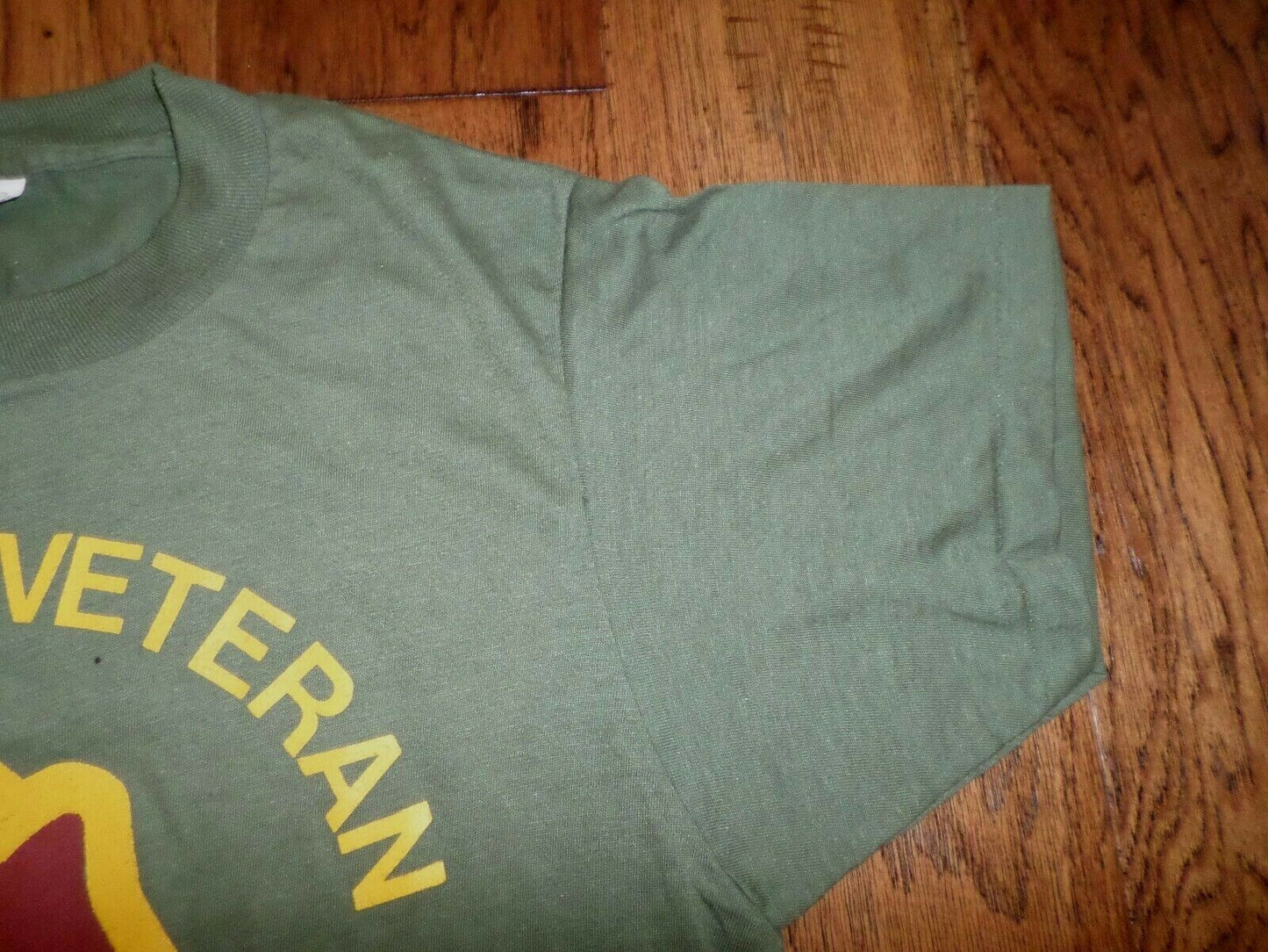 VINTAGE MILITARY VIETNAM VETERAN 25th DIVISION T- SHIRT MADE IN THE U.S.A