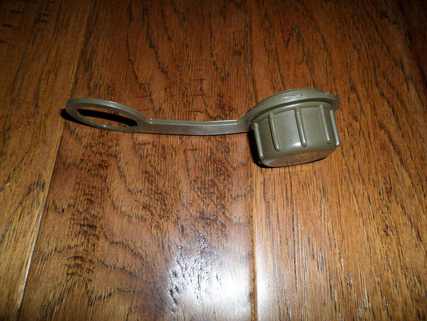 U.S MILITARY REPLACEMENT CANTEEN LID CAP SCREW ON WITH RETENTION STRAP OD GREEN