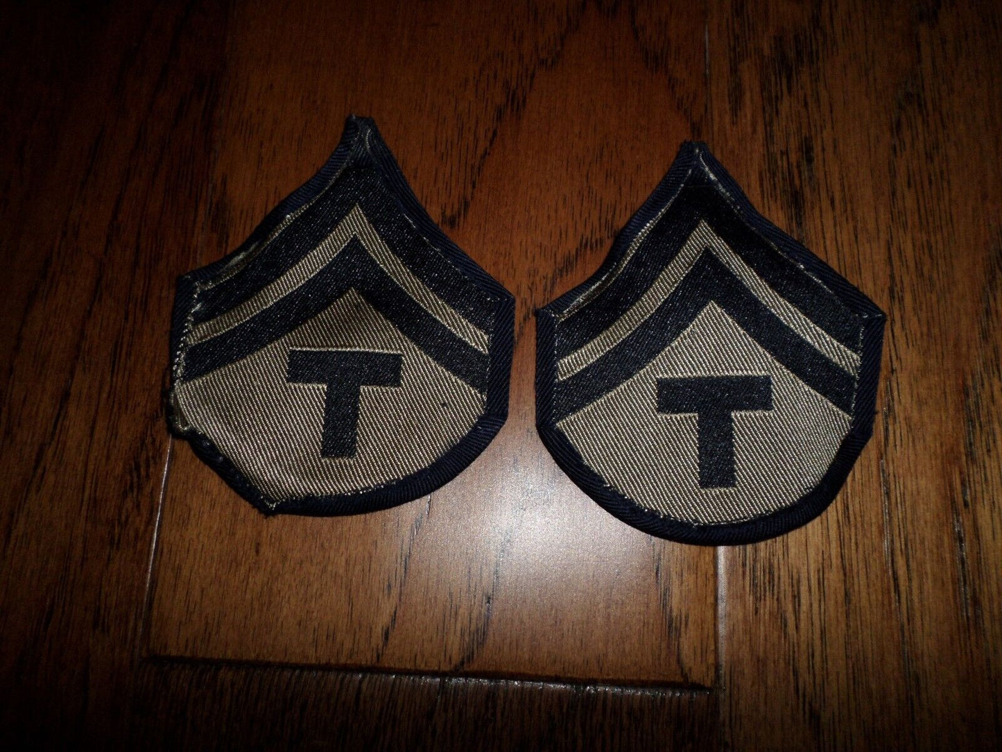 ORIGINAL MILITARY U.S ARMY WWII TECH T-5 CORPORAL STRIPES CHEVRONS