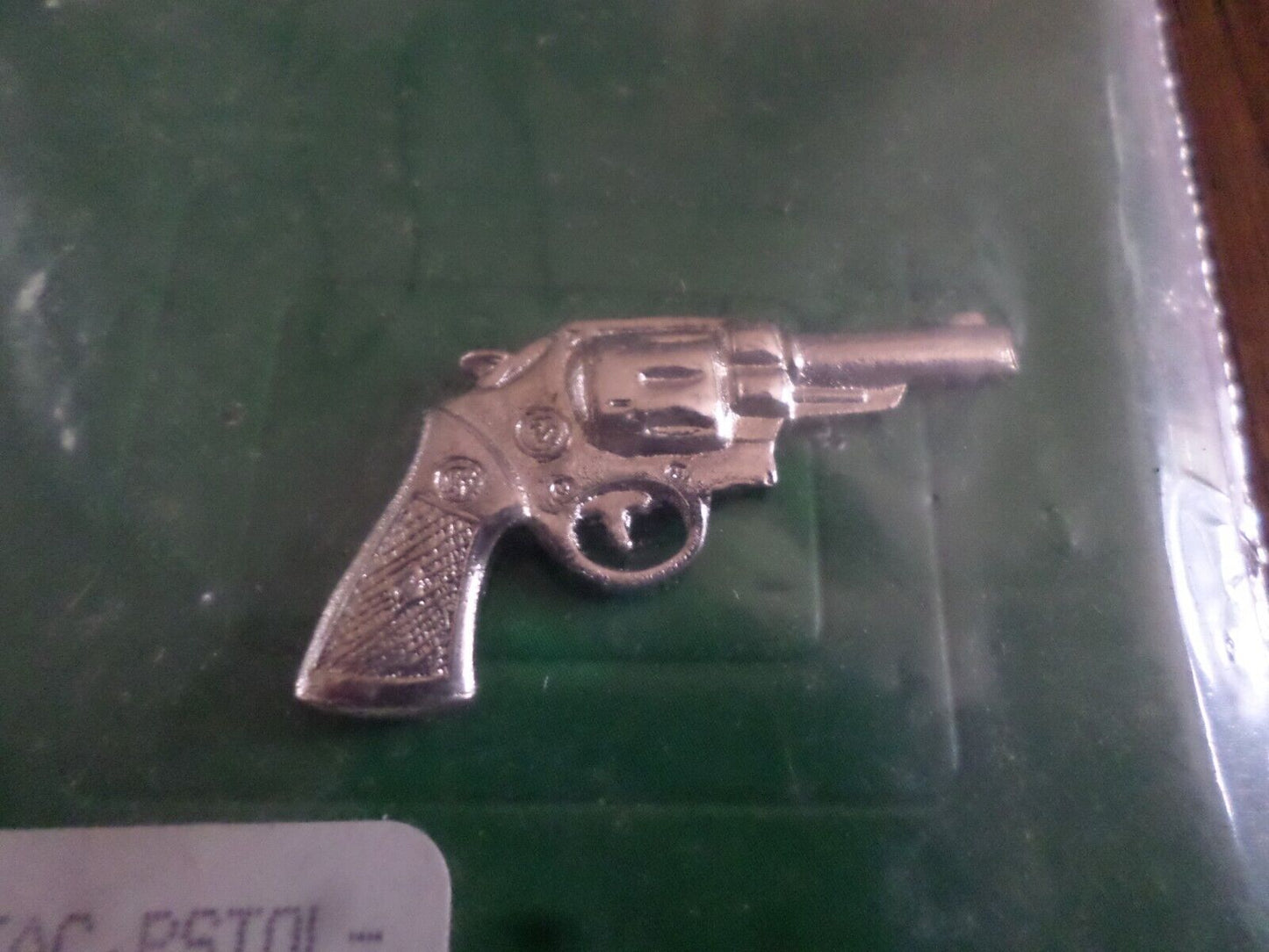 38 REVOLVER PISTOL HAT PIN LAPEL PIN TIE TAC SILVER IN COLOR USA MADE