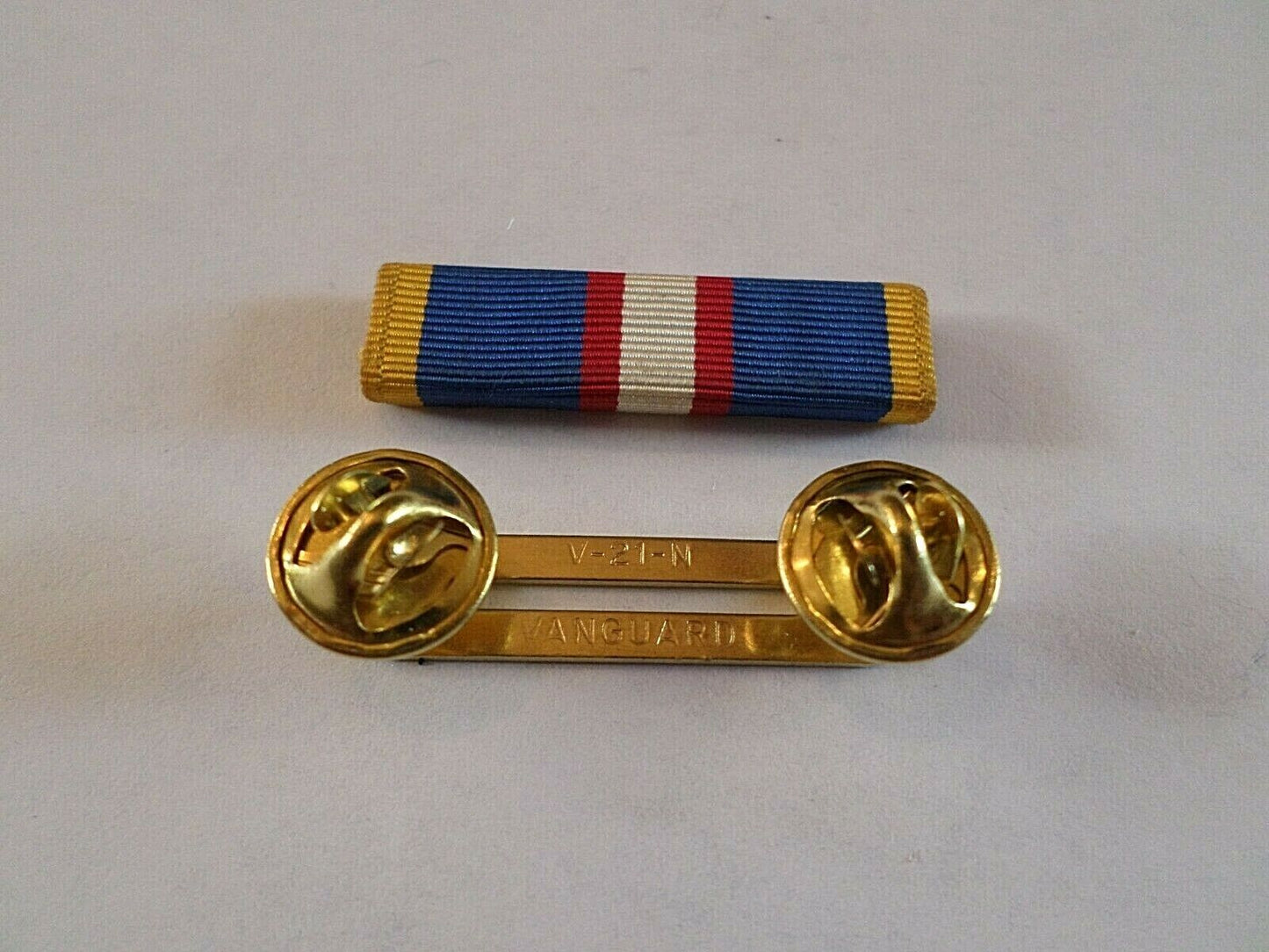 PHILIPPINE INDEPENDENCE RIBBON WITH BRASS RIBBON HOLDER U.S MILITARY VETERAN