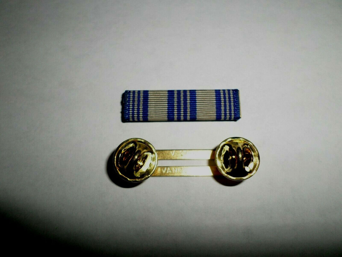 AIR FORCE ACHIEVEMENT RIBBON WITH BRASS RIBBON HOLDER US MILITARY ISSUE