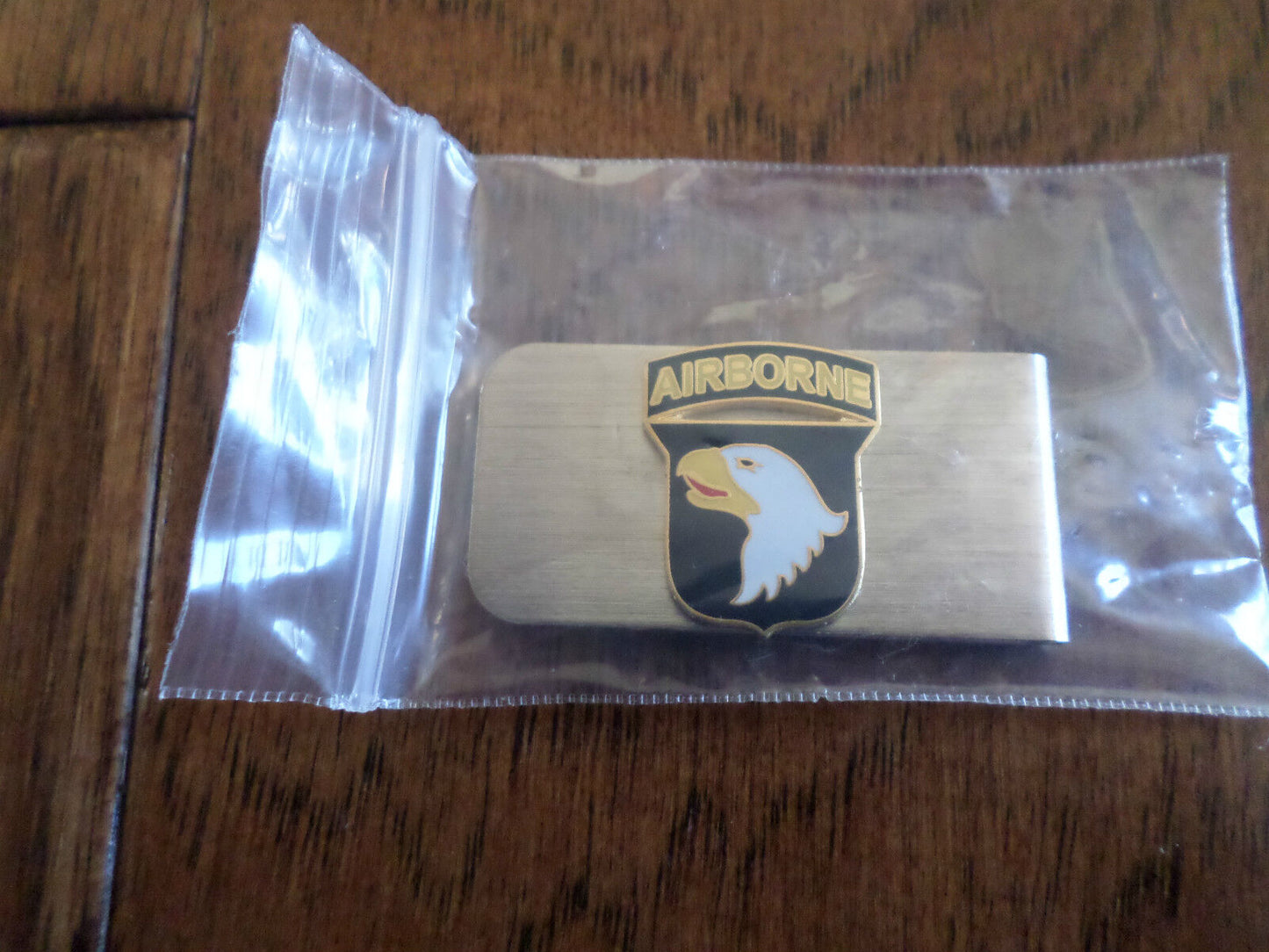 U.S MILITARY ARMY 101ST AIRBORNE DIVISION METAL MONEY CLIP  U.S.A MADE