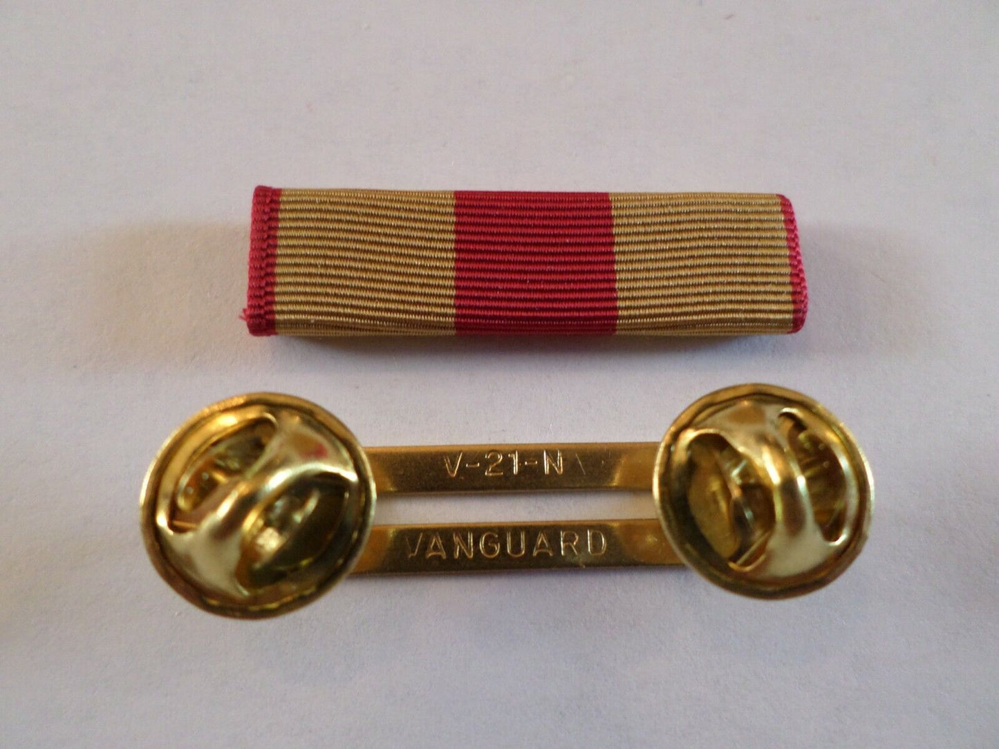 MARINE CORPS EXPEDITIONARY RIBBON WITH BRASS RIBBON HOLDER U.S MILITARY VETERAN