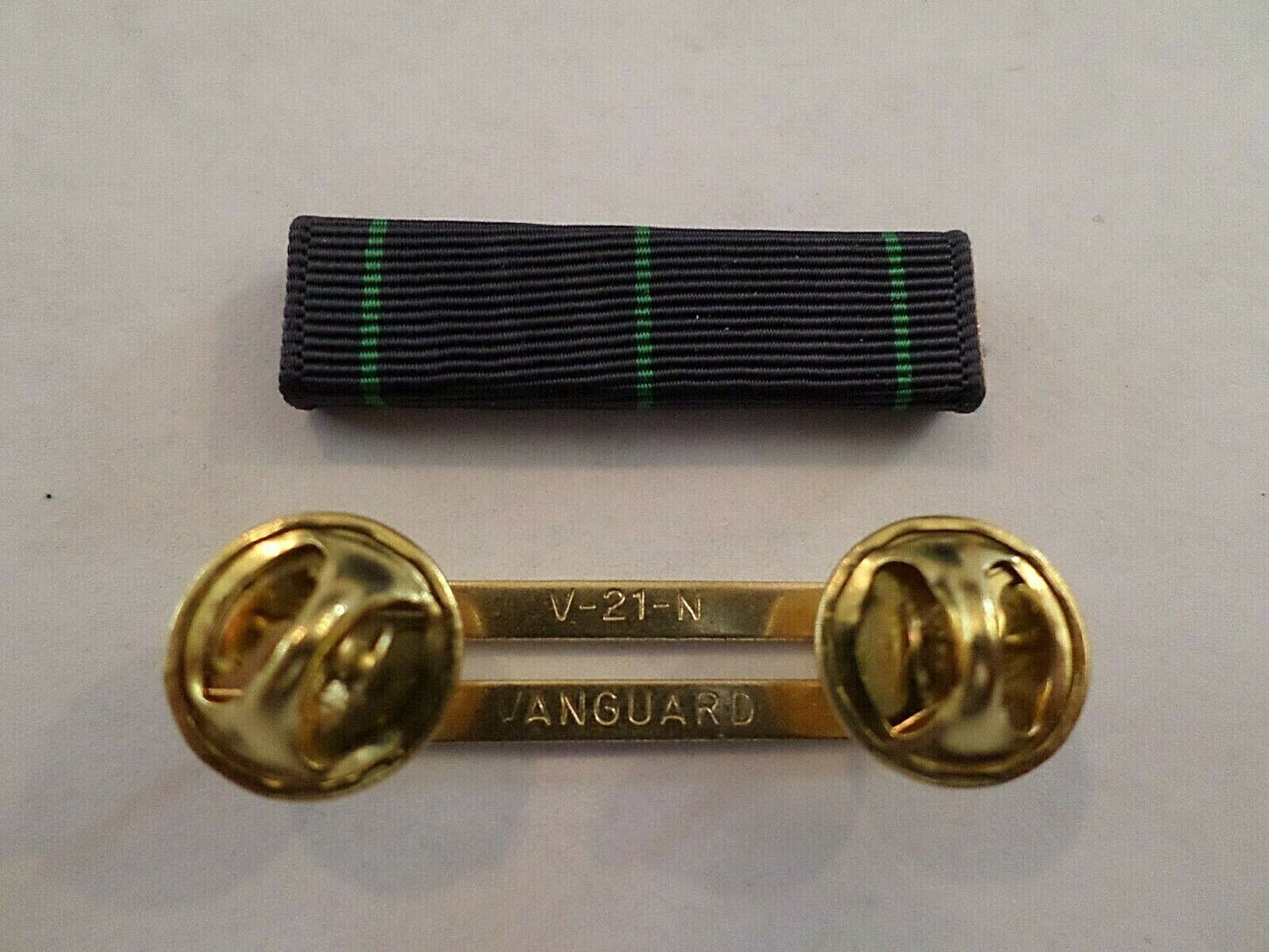 NAVY RIFLE MARKSMANSHIP BADGE RIBBON WITH BRASS RIBBON HOLDER US MILITARY