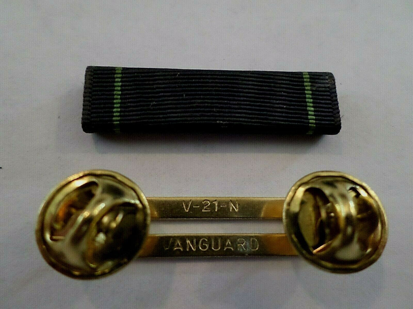 NAVY PISTOL MARKSMANSHIP BADGE RIBBON WITH BRASS RIBBON HOLDER US MILITARY