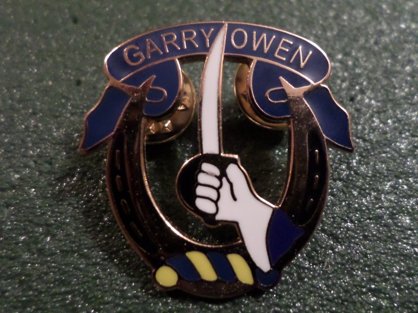 U.S MILITARY ARMY 7th CAVALRY HAT PIN GARRY OWEN 7th CAV HAT LAPEL PIN