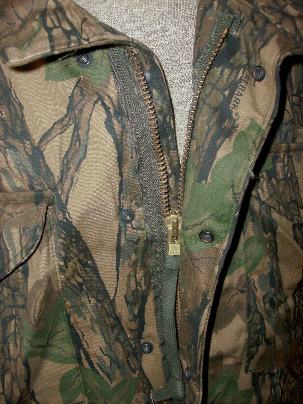 VTG Men’s US Army Camouflage Cold top Weather Coat With Liner Golden MFG Size Medium