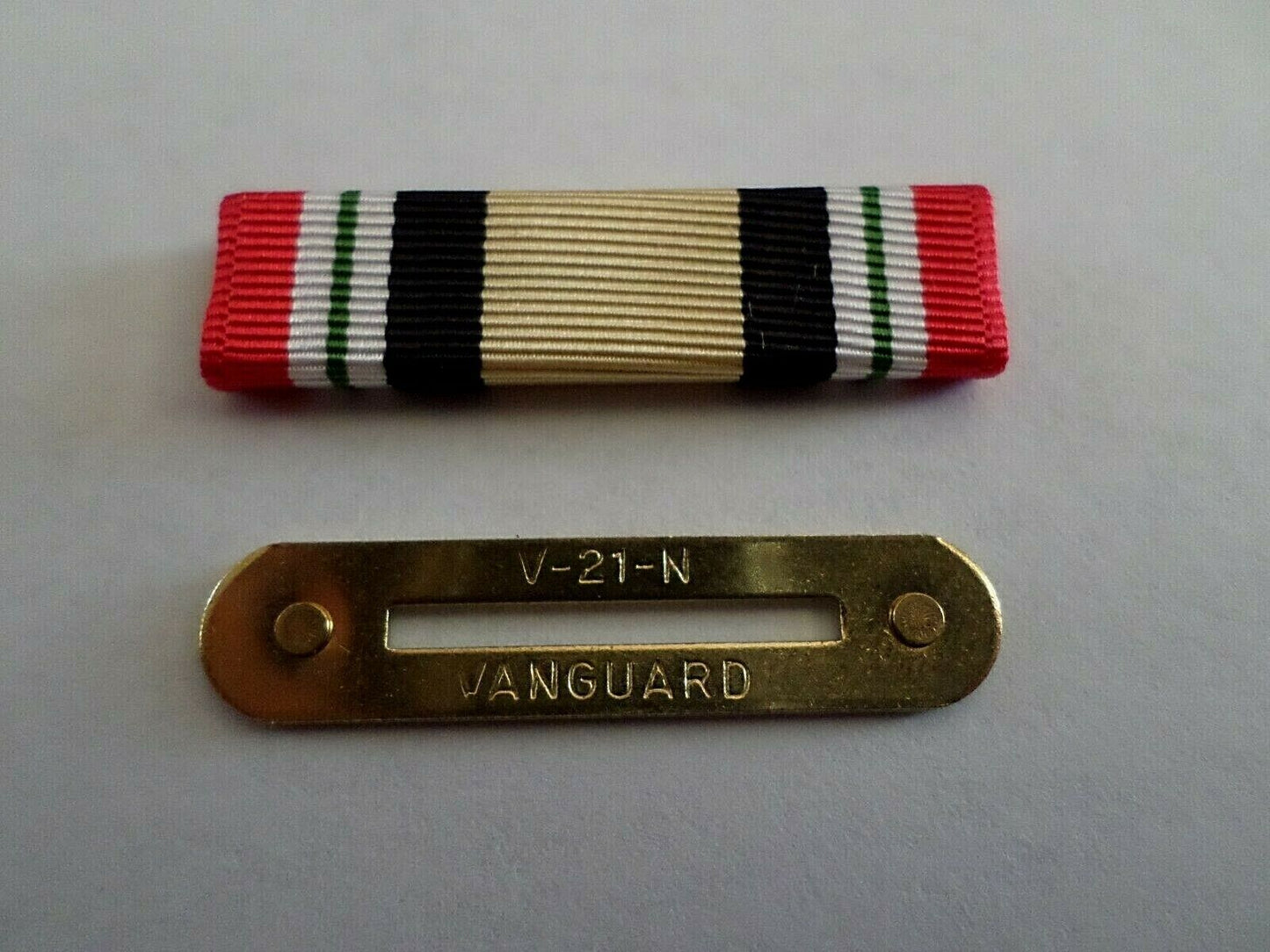 IRAQ CAMPAIGN SERVICE RIBBON WITH BRASS RIBBON HOLDER U.S MILITARY VETERAN