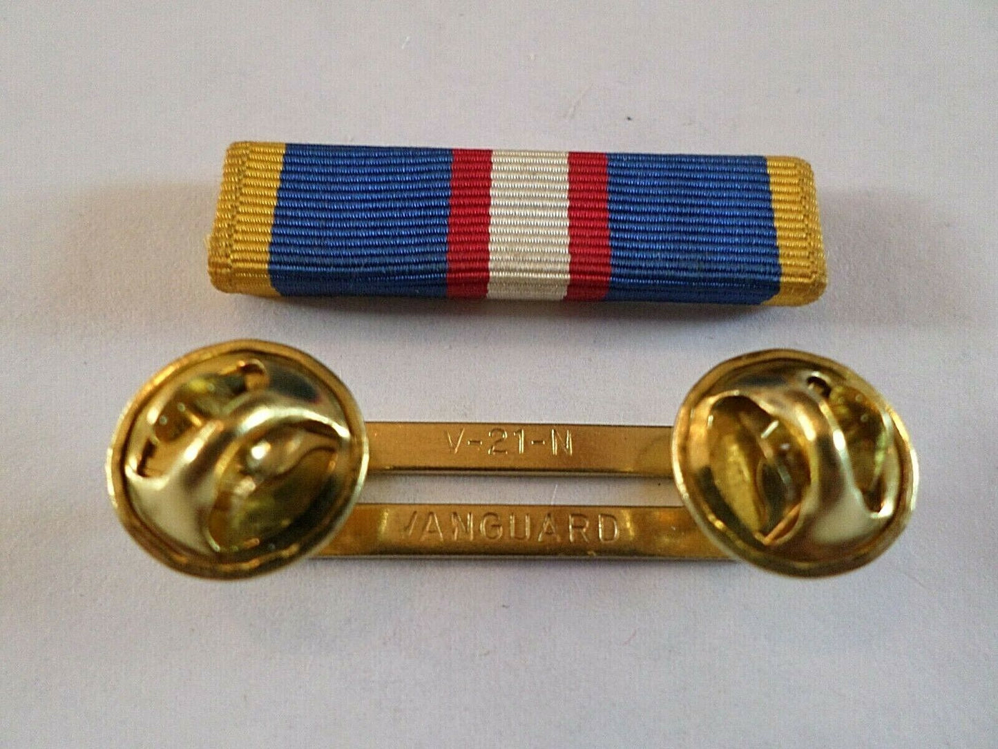 PHILIPPINE INDEPENDENCE RIBBON WITH BRASS RIBBON HOLDER U.S MILITARY VETERAN