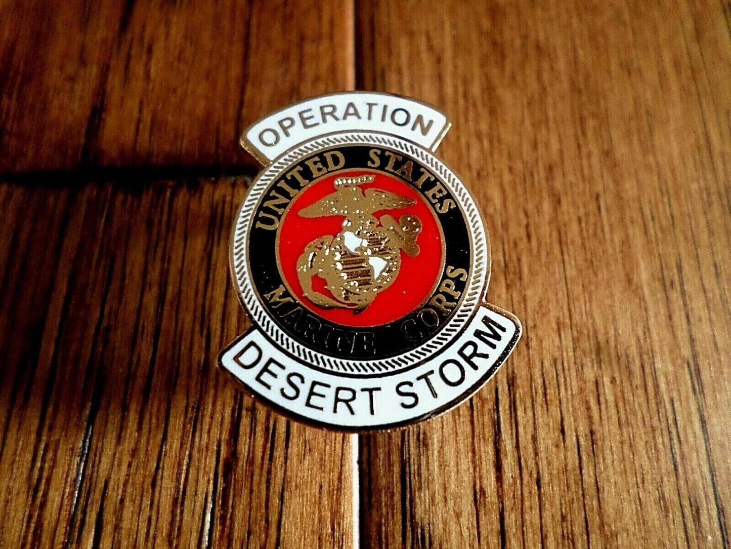 U.S MILITARY MARINE CORPS OPERATION DESERT STORM HAT LAPEL PIN