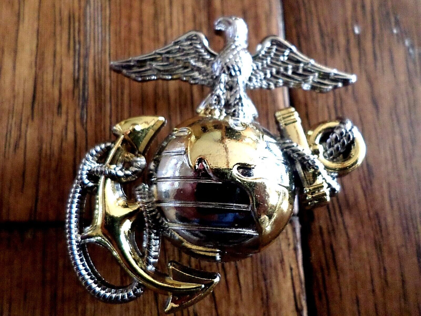 U.S MARINE CORPS EGA LAPEL HAT PIN USMC EAGLE GLOBE & ANCHOR CAP INSIGNIA LEFT