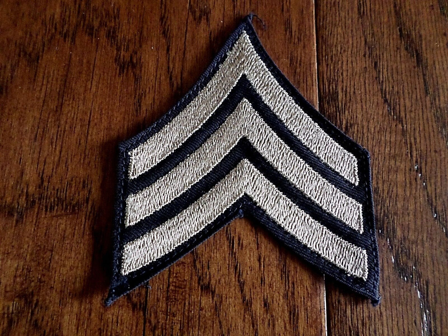 ORIGINAL U.S ARMY WWII SERGEANT STRIPES SILVER ON BLACK TWILL PATCHES