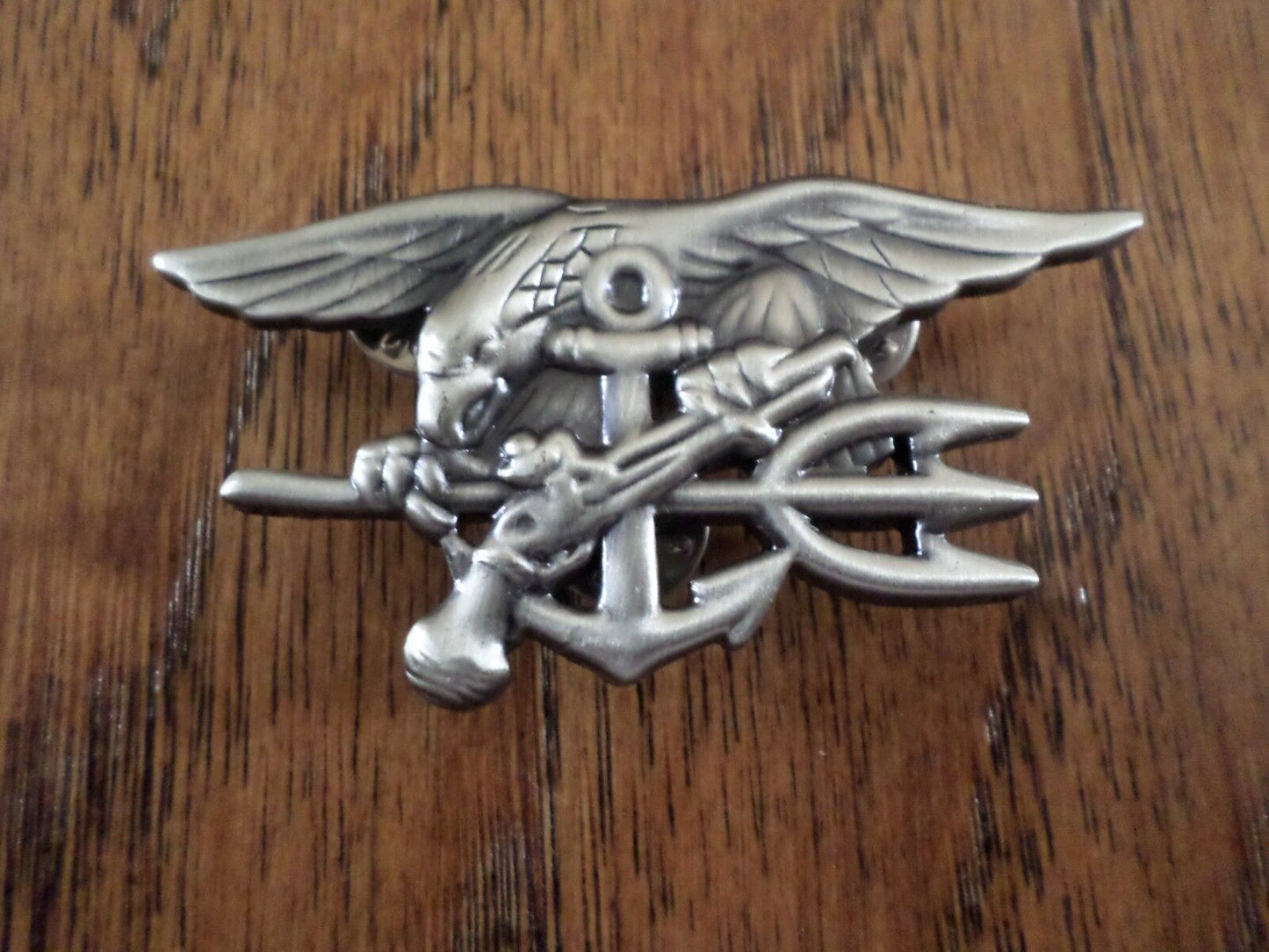 U.S NAVY SEALS SPECIAL WARFARE SEAL TEAM TRIDENT INSIGNIA PIN FULL SIZE BADGE