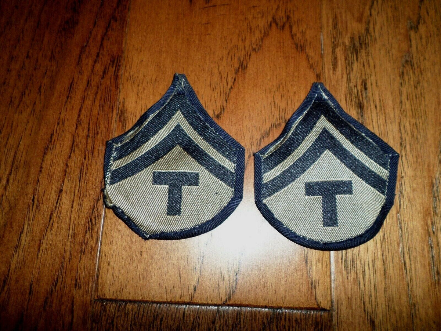 ORIGINAL MILITARY U.S ARMY WWII TECH T-5 CORPORAL STRIPES CHEVRONS